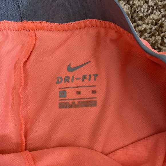 Girls XL Nike shorts - Picture 2 of 6